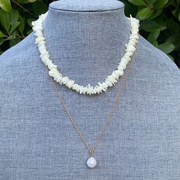 Two (2) Urban Outfitters OU Layering Cream Shell & Pearl Gold Necklaces NWT - Picture 1 of 6